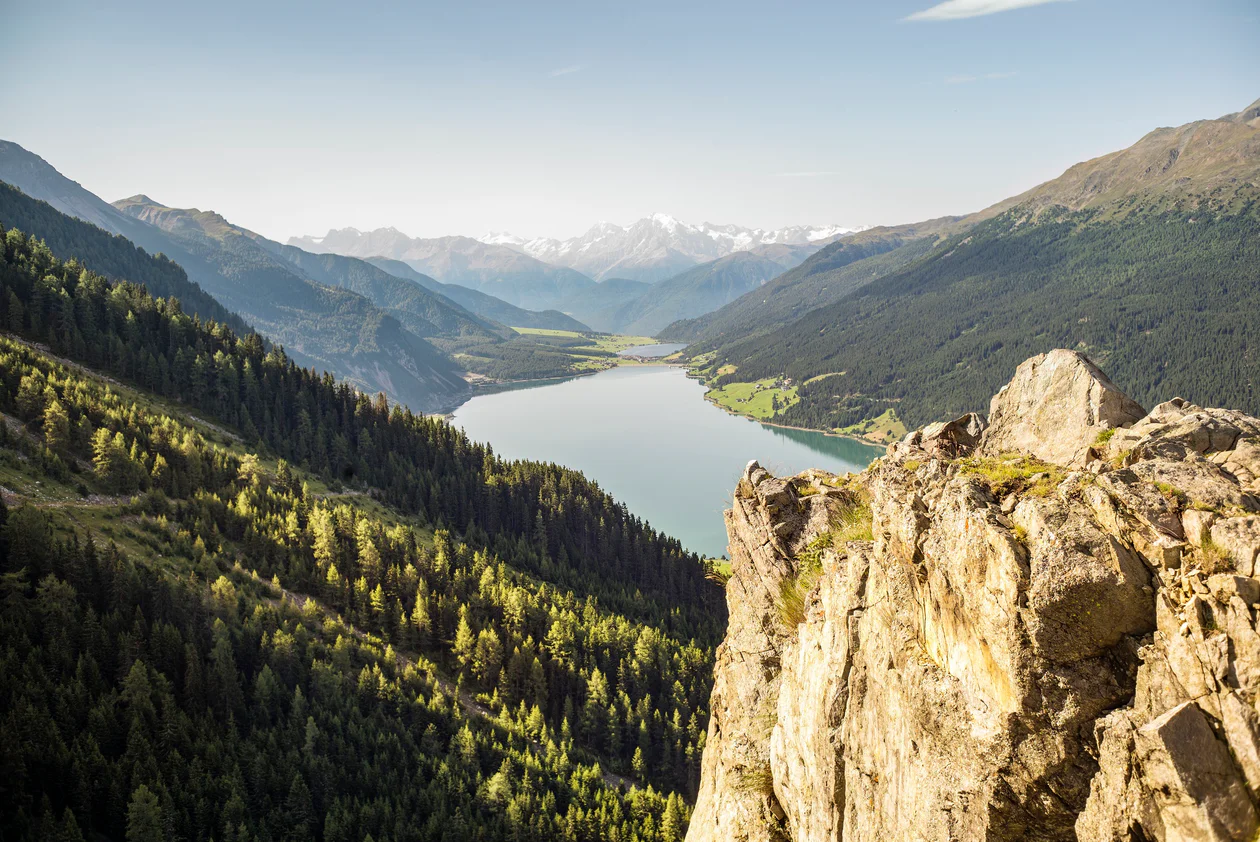 Jezero Reschensee ve Vinschgau